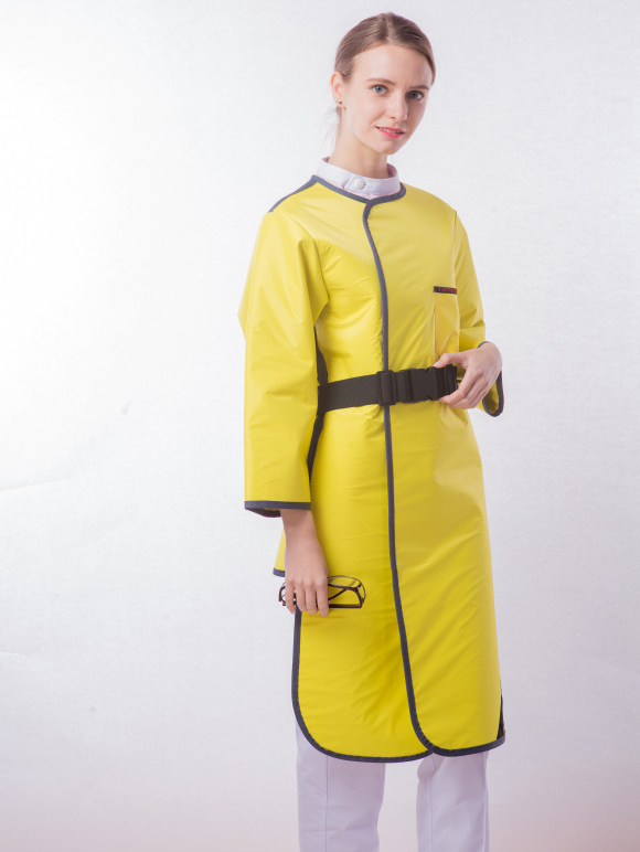 PA01正穿長袖鉛衣